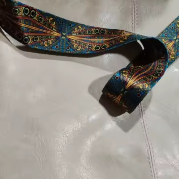 Elegant Beige Shoulder Bag with Patterned Strap - Picture 13 of 13